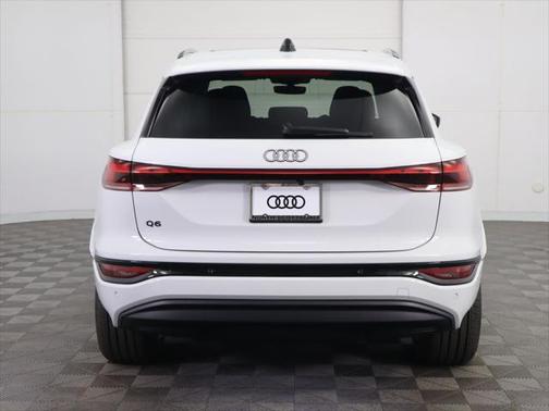 2025 Audi Q6 e-tron Premium Plus quattro