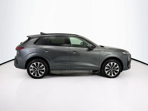 Daytona Gray Pearl Effect 2026 Audi Q3 TFSI quattro S tronic