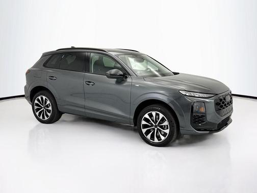 Daytona Gray Pearl Effect 2026 Audi Q3 TFSI quattro S tronic
