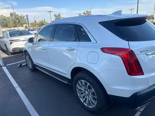 Crystal White Tricoat 2018 Cadillac XT5 Base