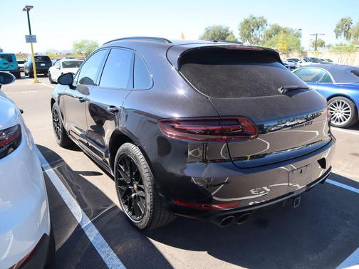 Jet Black Metallic 2018 Porsche Macan Macan GTS