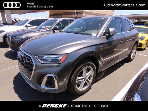 Daytona Gray Pearl Effect 2024 Audi Q5 e 55 S line Premium Plus
