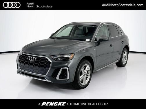 Daytona Gray Pearl Effect 2024 Audi Q5 e 55 S line Premium Plus