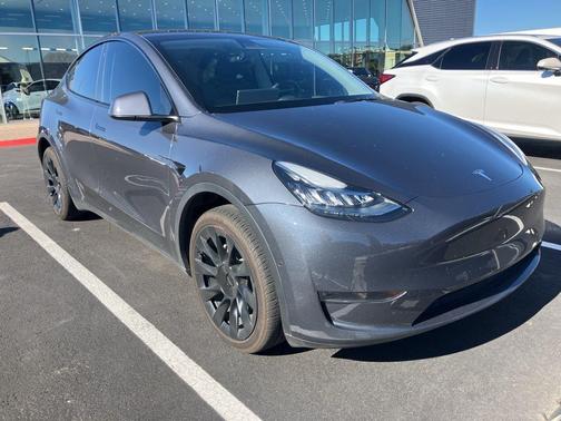 2022 Tesla Model Y Long Range Dual Motor All-Wheel Drive