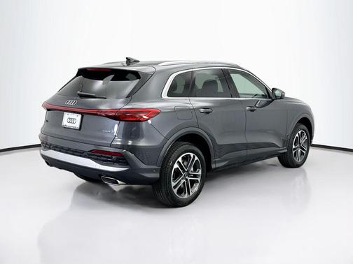 2025 Audi Q5 Premium TFSI quattro S tronic