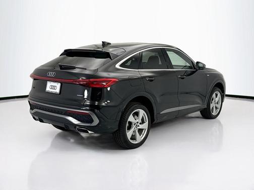 Mythos Black Metallic 2026 Audi Q5 Sportback Premium Plus TFSI quattro S tronic