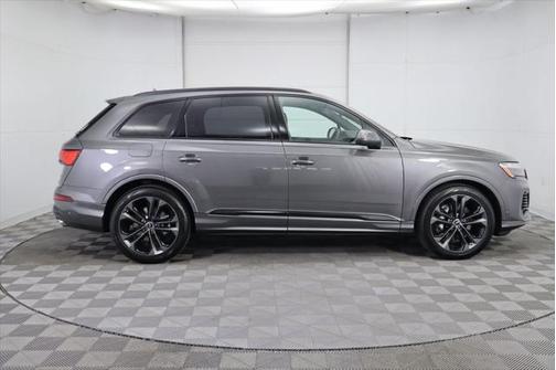 2025 Audi Q7 55 Prestige