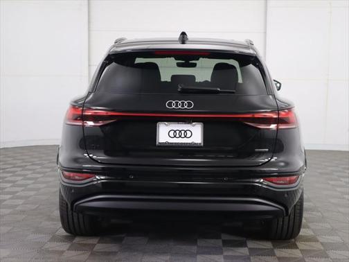 2025 Audi Q6 e-tron Premium Plus quattro