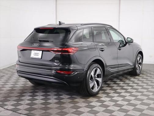 2025 Audi Q6 e-tron Premium Plus quattro