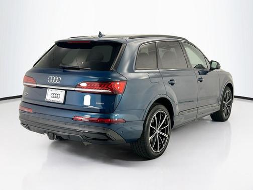 Galaxy Blue Metallic 2021 Audi Q7 55 Premium Plus