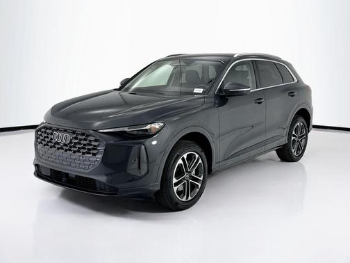Tambora Gray Metallic 2026 Audi Q5 Premium Plus TFSI quattro S tronic