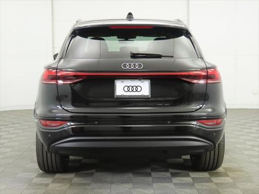 2025 Audi Q6 e-tron Premium Plus quattro