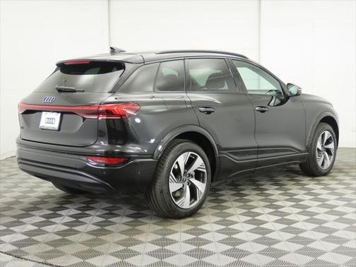 2025 Audi Q6 e-tron Premium Plus quattro