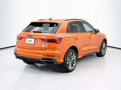 2025 Audi Q3 Premium 45 TFSI S line quattro Tiptronic