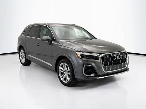 2025 Audi Q7 45 Premium Plus