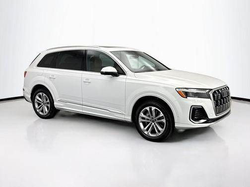 2025 Audi Q7 45 Premium Plus