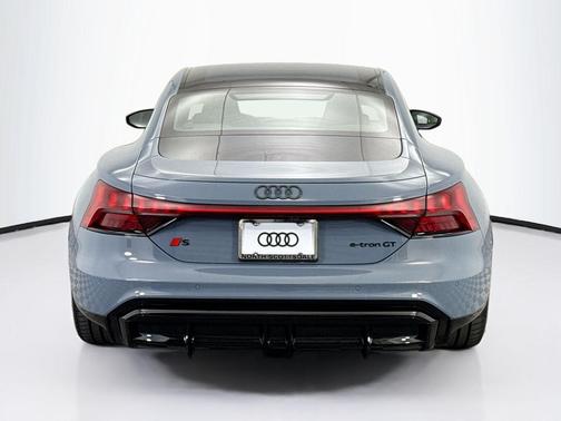 2026 Audi S e-tron GT Prestige quattro