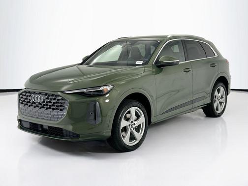District Green Metallic 2026 Audi Q5 Premium Plus TFSI quattro S tronic