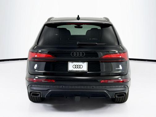 Mythos Black Metallic 2026 Audi Q7 45 Premium Plus