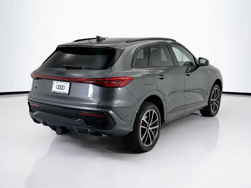 Tambora Gray Metallic 2026 Audi Q5 Premium Plus TFSI quattro S tronic