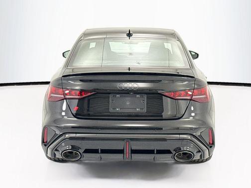 Mythos Black Metallic 2026 Audi RS 3 TFSI quattro S tronic