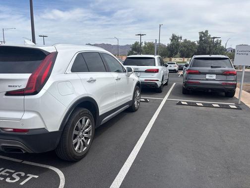 Crystal White Tricoat 2019 Cadillac XT4 Premium Luxury