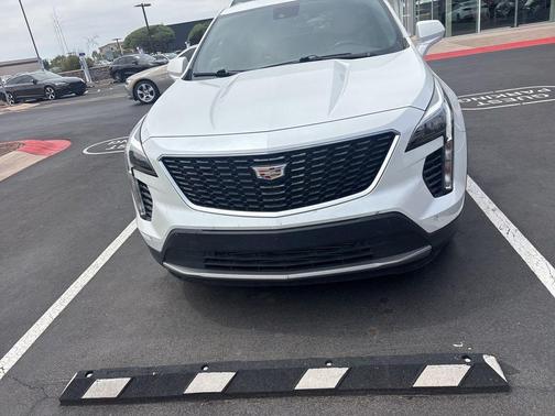Crystal White Tricoat 2019 Cadillac XT4 Premium Luxury