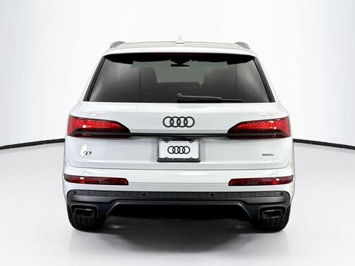 2026 Audi Q7 45 Premium Plus