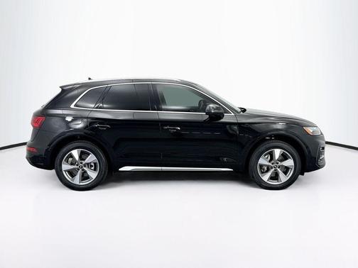 2023 Audi Q5 40 Premium Plus