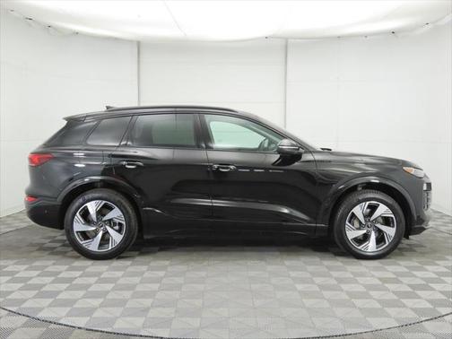 2025 Audi Q6 e-tron Premium Plus quattro