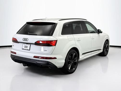 2026 Audi Q7 55 Premium Plus