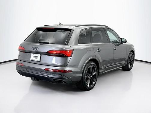 2026 Audi Q7 55 Premium Plus