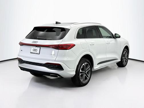 2025 Audi Q5 Premium Plus TFSI quattro S tronic