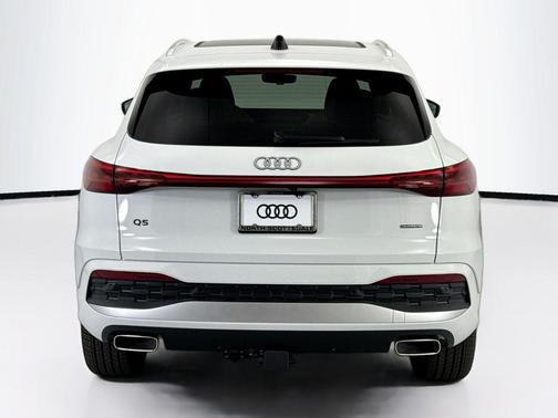 Glacier White Metallic 2026 Audi Q5 Premium Plus TFSI quattro S tronic