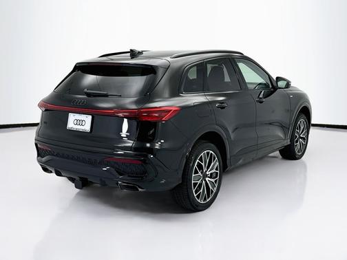 Mythos Black Metallic 2026 Audi Q5 Premium Plus