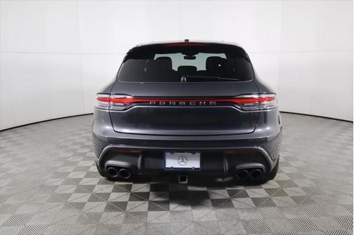 2023 Porsche Macan Base