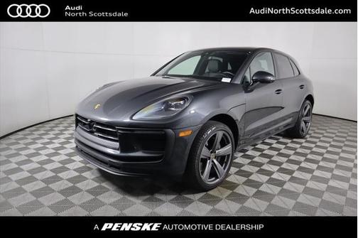 2023 Porsche Macan Base