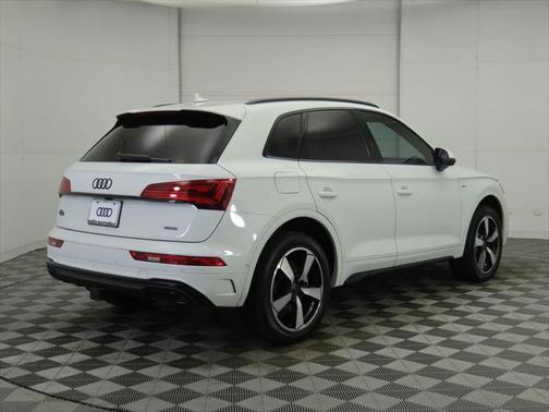 2022 Audi Q5 45 S line Prestige