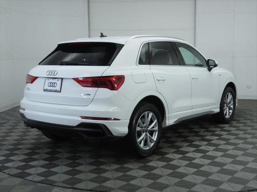 2024 Audi Q3 Premium 45 TFSI S line quattro Tiptronic