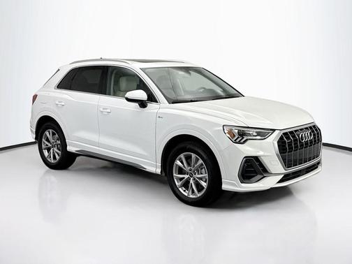 2025 Audi Q3 Premium 45 TFSI S line quattro Tiptronic