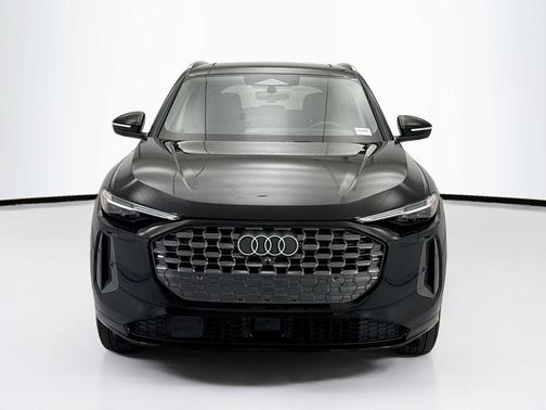 Mythos Black Metallic 2026 Audi Q5 Premium Plus TFSI quattro S tronic