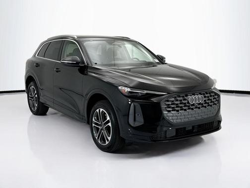 Mythos Black Metallic 2026 Audi Q5 Premium Plus TFSI quattro S tronic