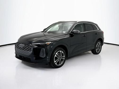 Mythos Black Metallic 2026 Audi Q5 Premium Plus TFSI quattro S tronic