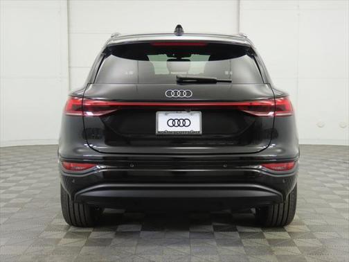 2025 Audi Q6 e-tron Premium quattro