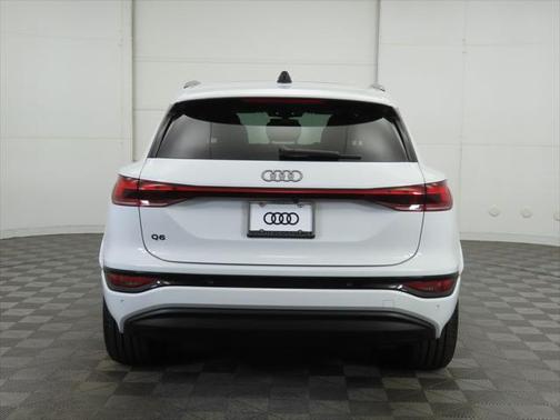 2025 Audi Q6 e-tron Prestige quattro