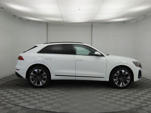 2025 Audi Q8 55 Premium Plus