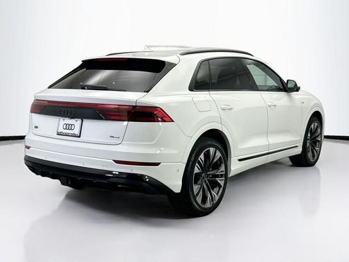 2025 Audi Q8 55 Premium Plus