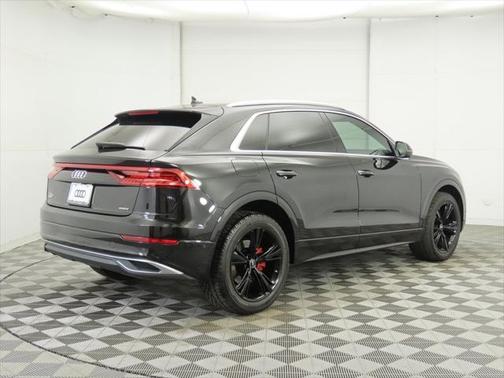 2022 Audi Q8 55 Premium Plus