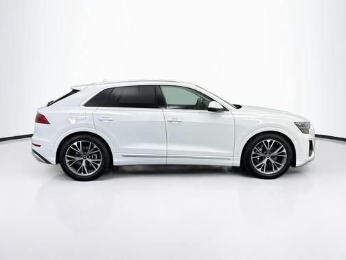 2026 Audi Q8 55 Premium Plus