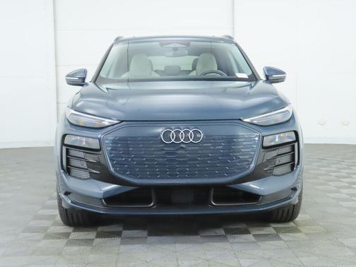 2025 Audi Q6 e-tron Premium Plus